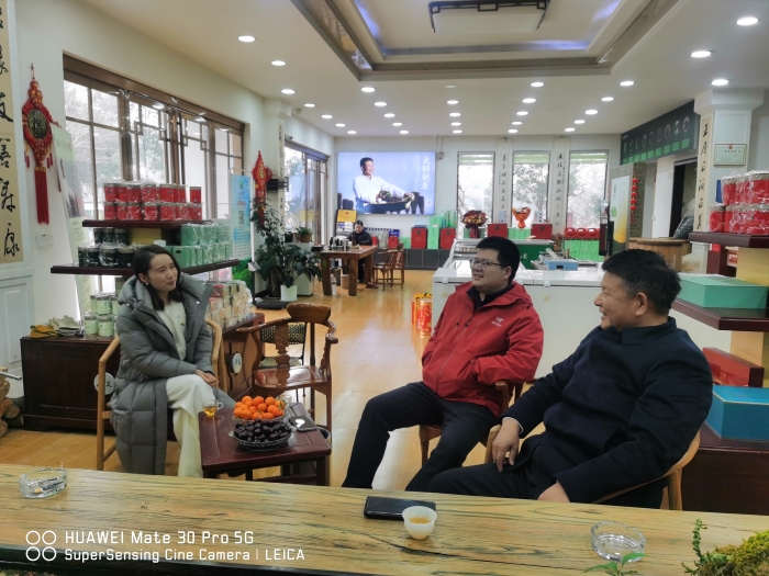 央广网领导新春走访广义茶印象园 亲切慰问全国劳模李广义